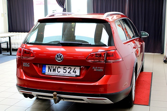 Volkswagen Golf Alltrack 16 of 23