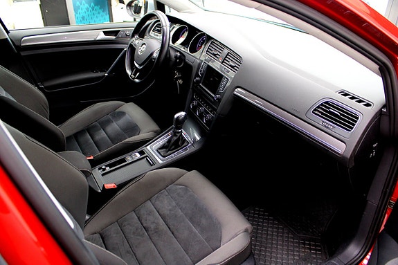 Volkswagen Golf Alltrack 18 of 23