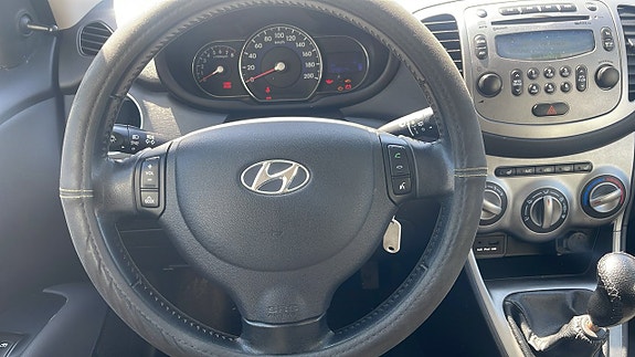 Hyundai i10 7 of 11