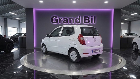 Hyundai i10 3 of 5