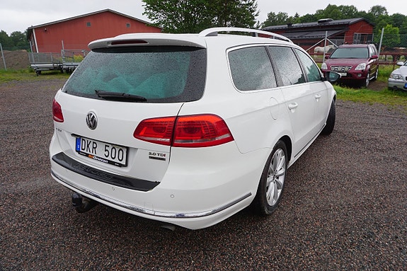 Volkswagen Passat 2 of 5