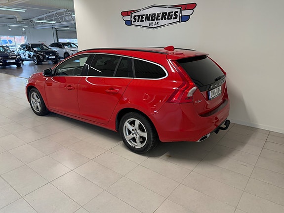 Volvo V60 3 of 5
