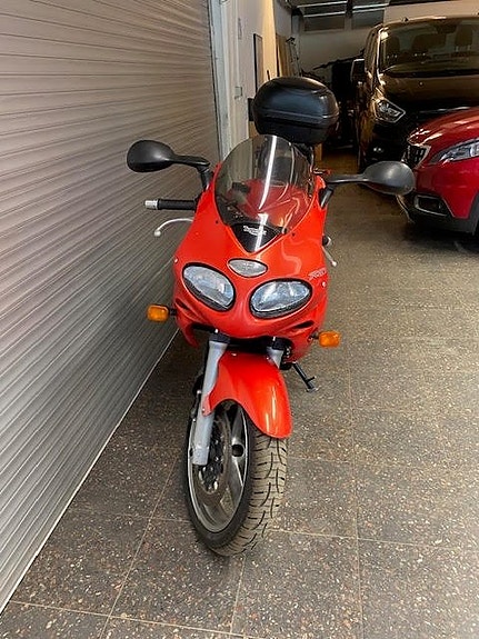 Triumph Sprint 955i RS 2 of 4