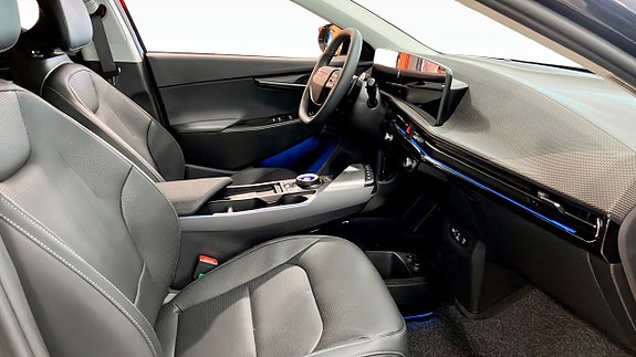 Kia EV6 3 of 9