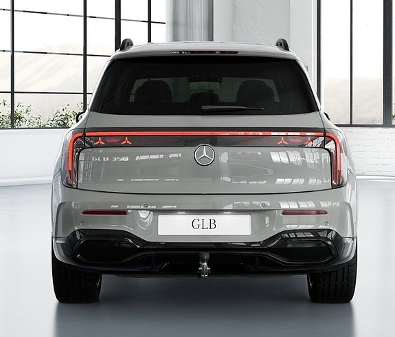 Mercedes-Benz GLB350 4 of 6