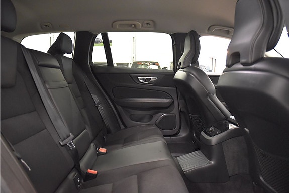 Volvo V60 13 of 24