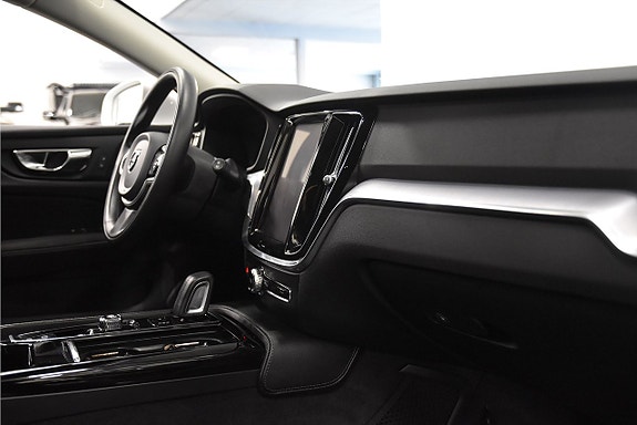 Volvo V60 9 of 24