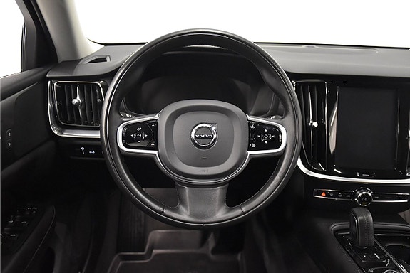 Volvo V60 2 of 24