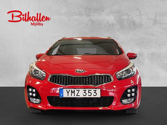 Kia Ceed 2 of 5