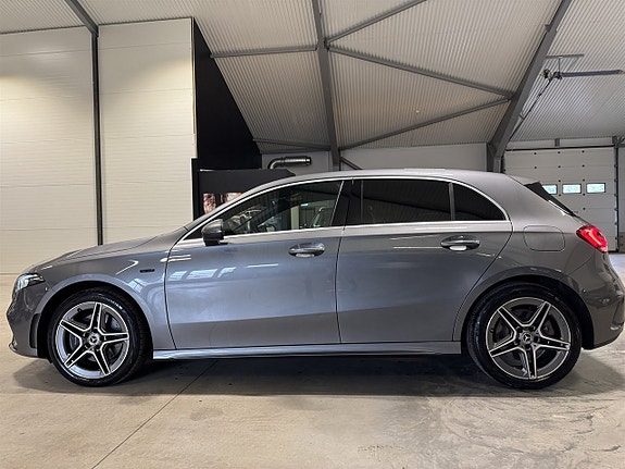 Mercedes-Benz A250 e 5 of 5