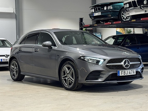 Mercedes-Benz A250 e 2 of 5
