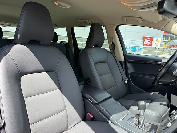 Volvo V70 8 of 11