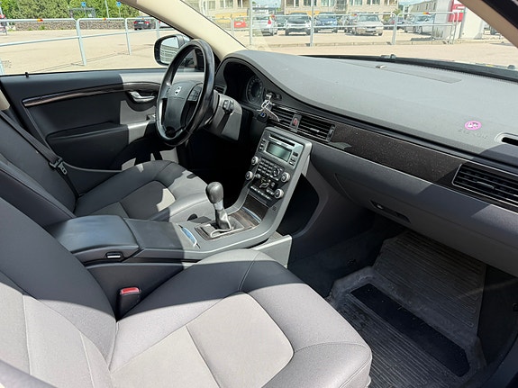 Volvo V70 10 of 11