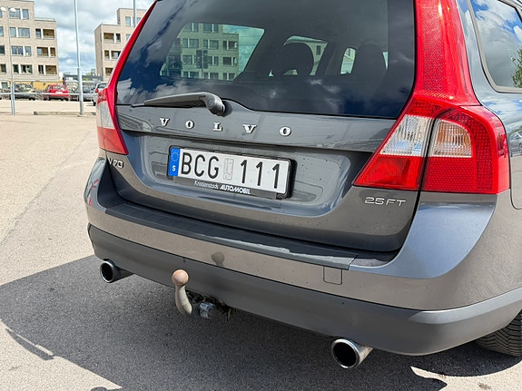 Volvo V70 4 of 5