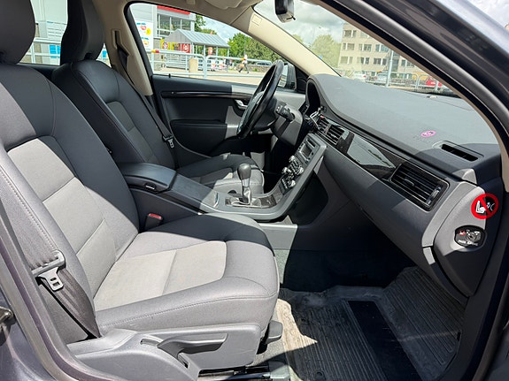 Volvo V70 9 of 11