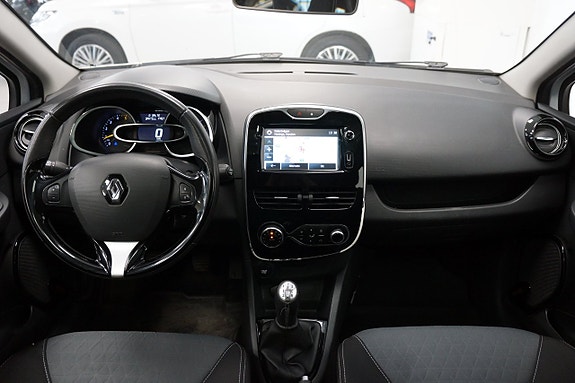 Renault Clio 8 of 17