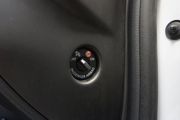 Renault Clio 14 of 17