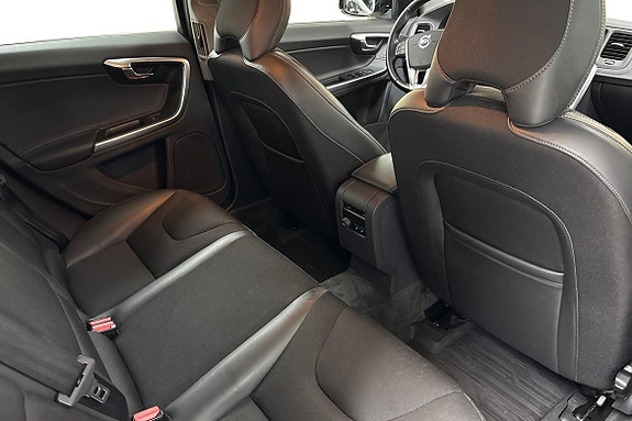 Volvo V60 Cross Country 21 of 21
