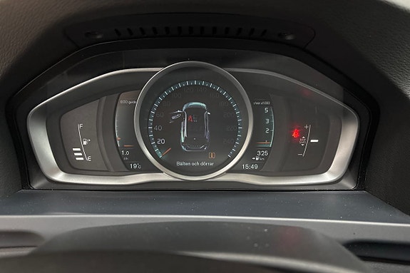 Volvo V60 Cross Country 10 of 21