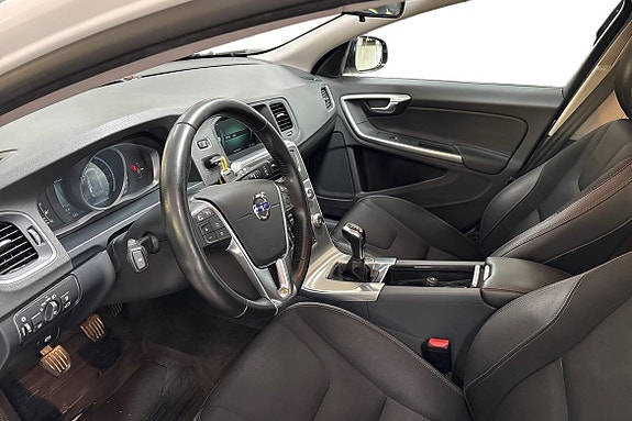 Volvo V60 Cross Country 8 of 21
