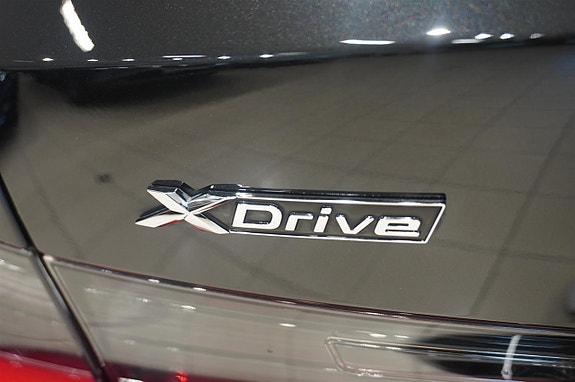 BMW 330e 16 of 19