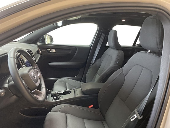 Volvo EX40 6 of 15