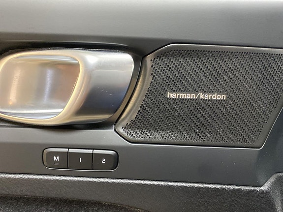 Volvo EX40 13 of 15