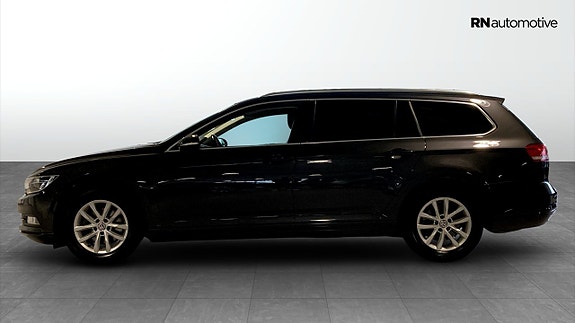 Volkswagen Passat 2 of 5