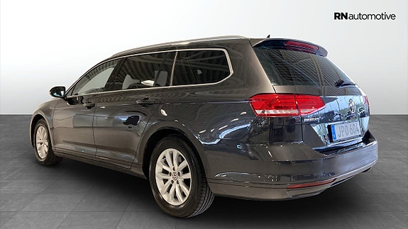 Volkswagen Passat 3 of 5