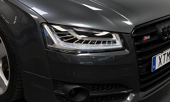 Audi S8 5 of 5