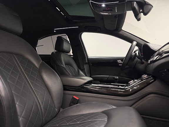 Audi S8 12 of 26
