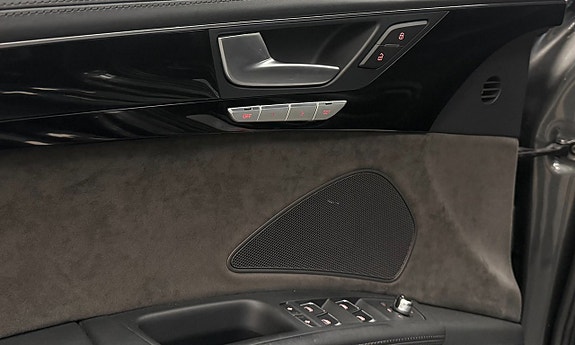 Audi S8 24 of 26