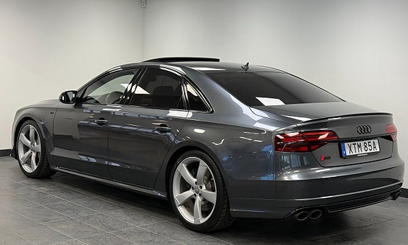 Audi S8 2 of 5