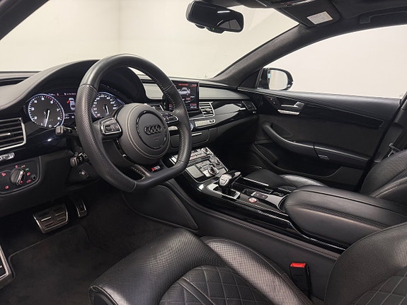 Audi S8 7 of 26