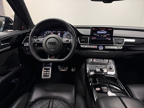 Audi S8 10 of 26