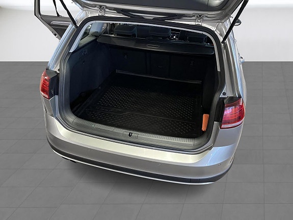 Volkswagen Golf Alltrack 10 of 14