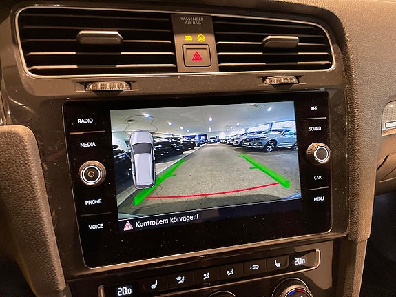 Volkswagen Golf Alltrack 12 of 14