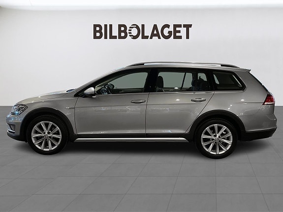 Volkswagen Golf Alltrack 2 of 14