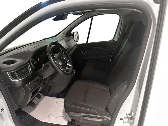 Renault Trafic 6 of 13