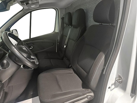 Renault Trafic 7 of 13