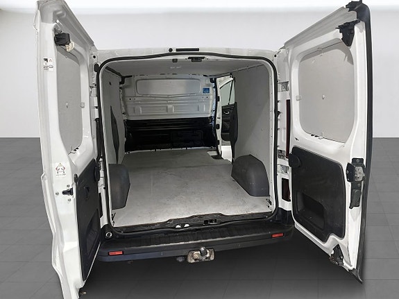 Renault Trafic 10 of 13