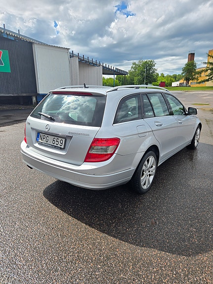 Mercedes-Benz C180 5 of 5