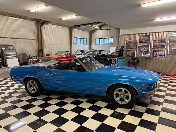 Ford Mustang 4 of 21