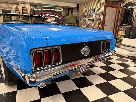 Ford Mustang 7 of 21