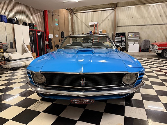 Ford Mustang 2 of 21