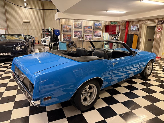 Ford Mustang 5 of 21
