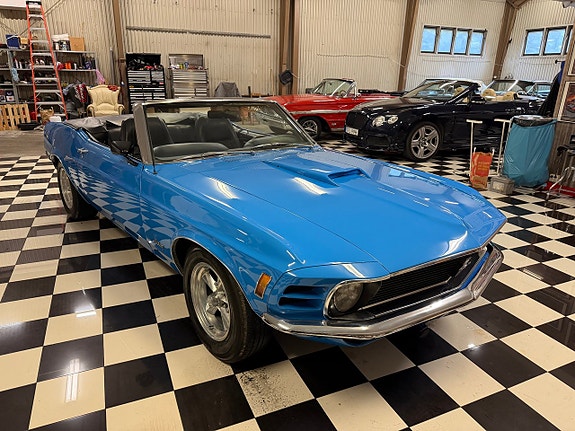 Ford Mustang 3 of 21