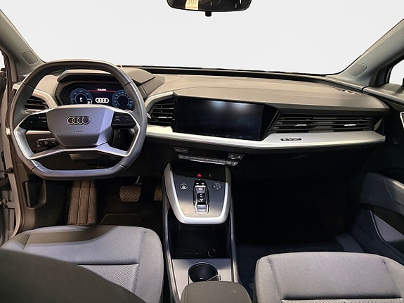 Audi Q4 e-tron 10 of 17
