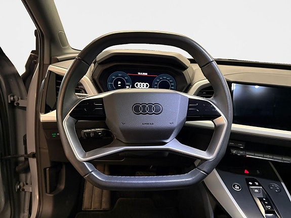 Audi Q4 e-tron 12 of 17