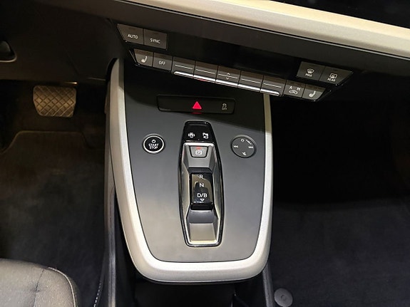 Audi Q4 e-tron 11 of 17